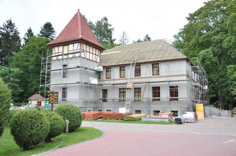 REMONT ZABYTKOWEGO PAŁACU W WANDZINIE