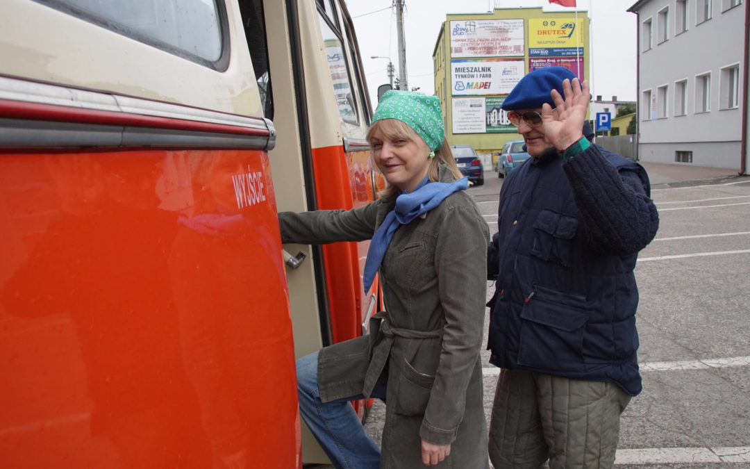 DZIEŃ KOBIET W ZABYTKOWYM AUTOBUSIE [GALERIA]