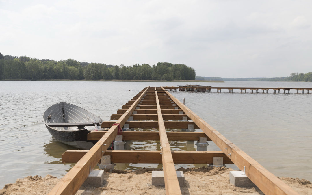 POMOSTY NA PLAŻY – ZOBACZ POSTĘP PRAC