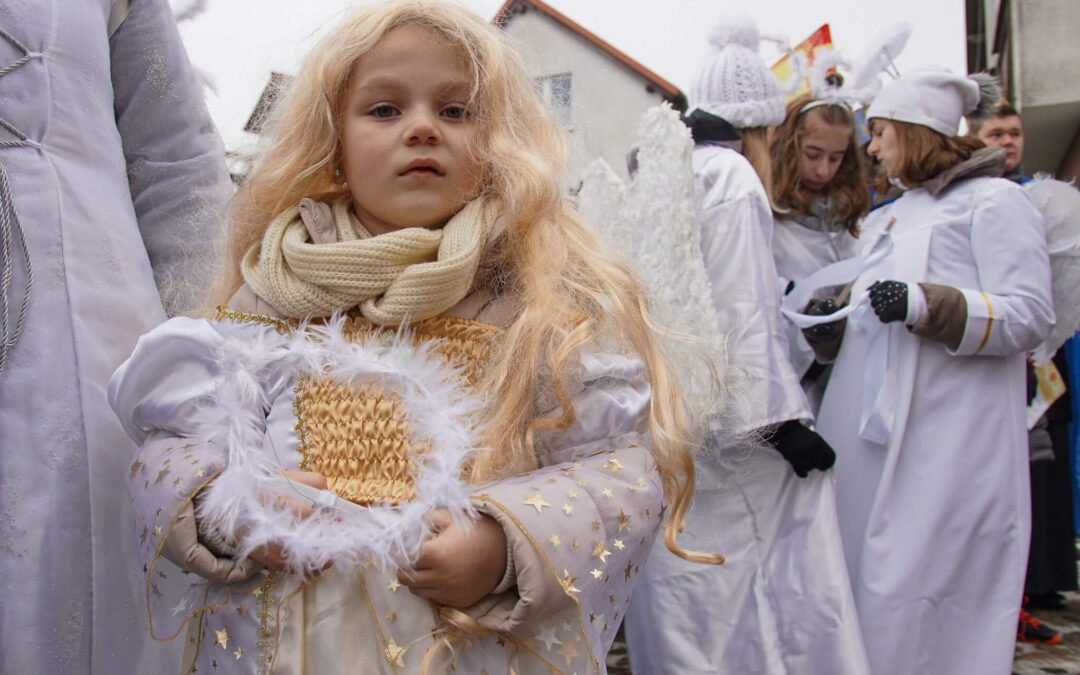 TRZEJ KRÓLOWIE ODWIEDZĄ KOCZAŁĘ