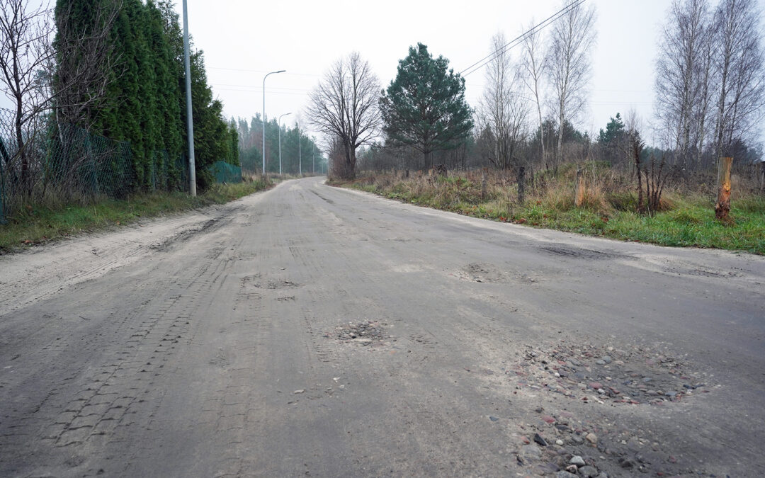 ULICA DŁUGA W MĘCIKALE NIEBAWEM Z NOWĄ NAWIERZCHNIĄ