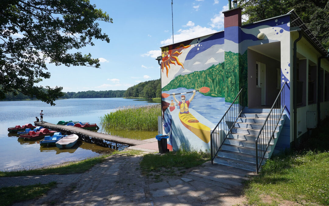 NA PLAŻY OSIR POWSTAŁ NOWY MURAL