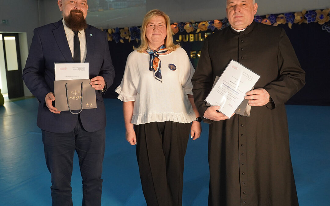 TRWAJĄ UROCZYSTOŚCI JUBILEUSZOWE SZKOŁY PODSTAWOWEJ W KOCZALE