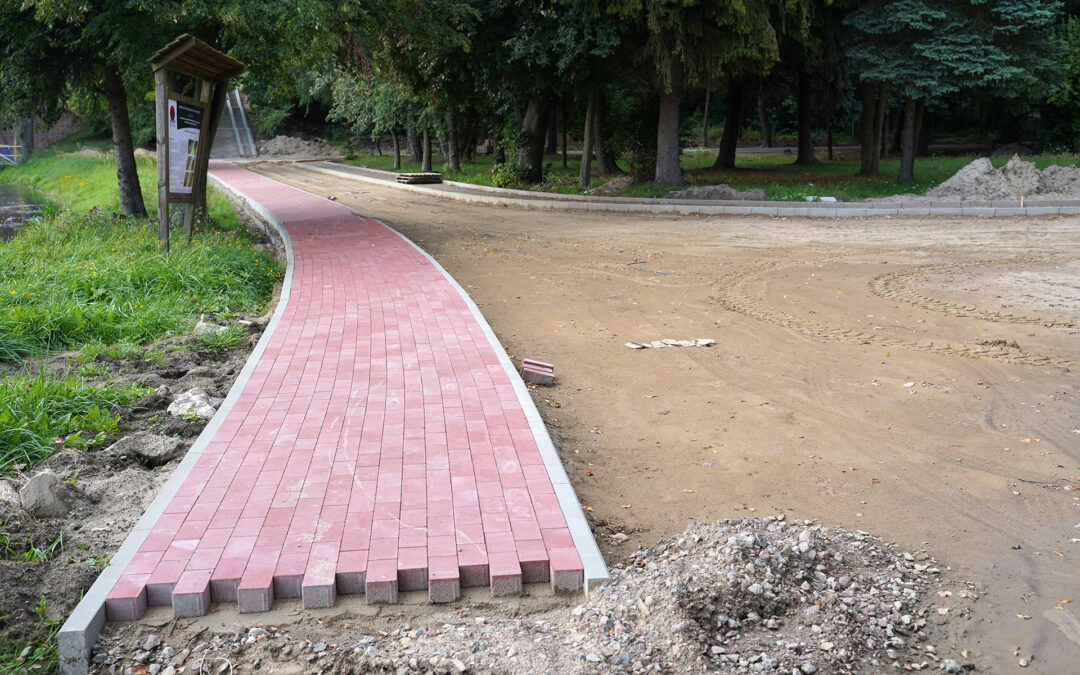 SĘPOLEŃSKIE MIASTECZKO RUCHU ROWEROWEGO – PRACE TRWAJĄ